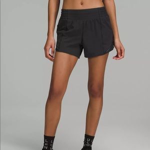 Lululemon Hotty Hot High-Rise Lined Short 4"